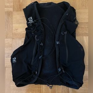 Salomon Adv Skin 12L. Men’s small.
